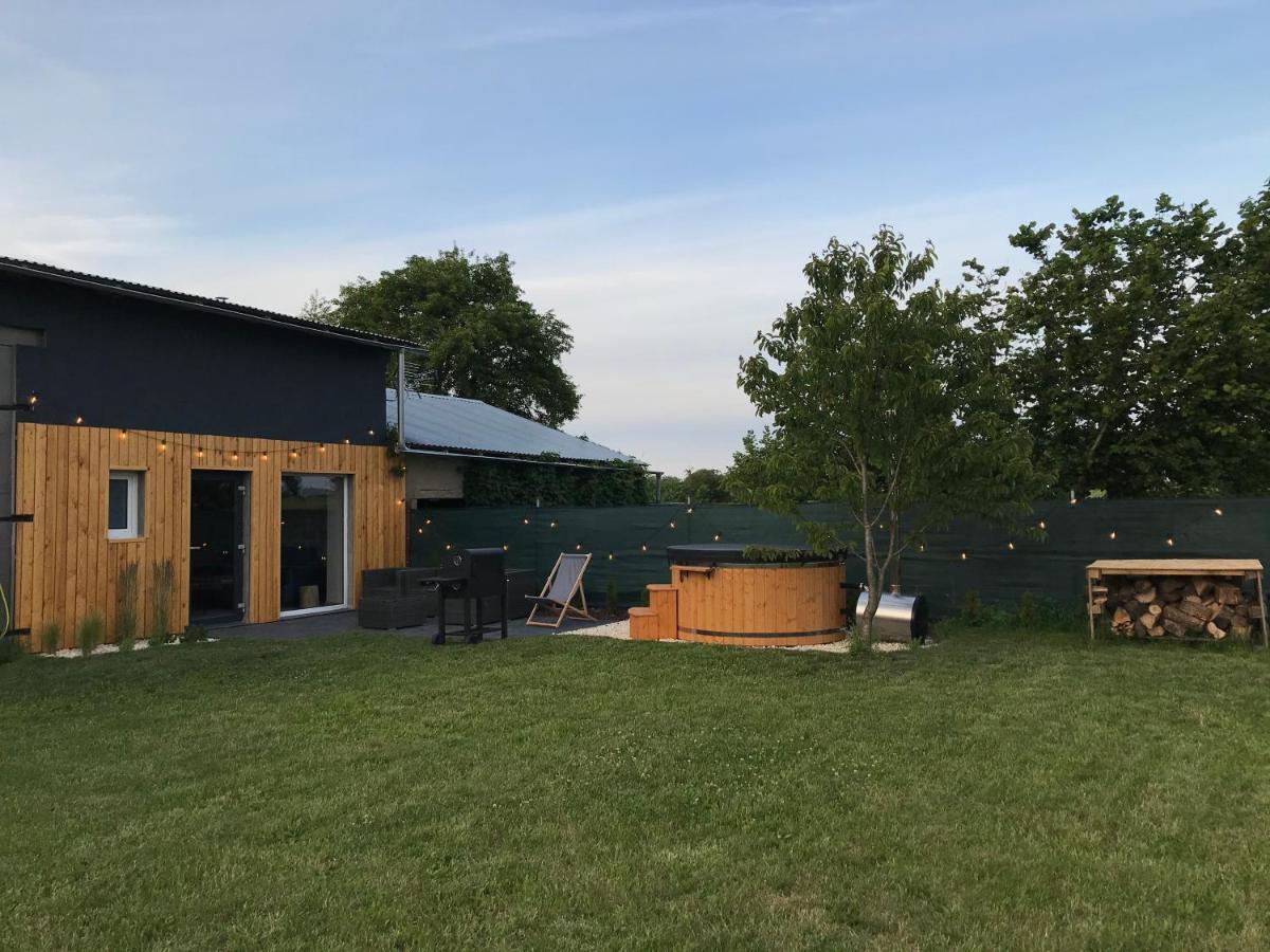Stodola Apartamento Postomino Exterior foto